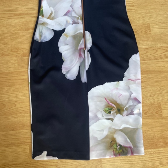 Ted Baker London Floral Navy Blue Sleeveless Midi Fit Dress Size 5 - Picture 7 of 10
